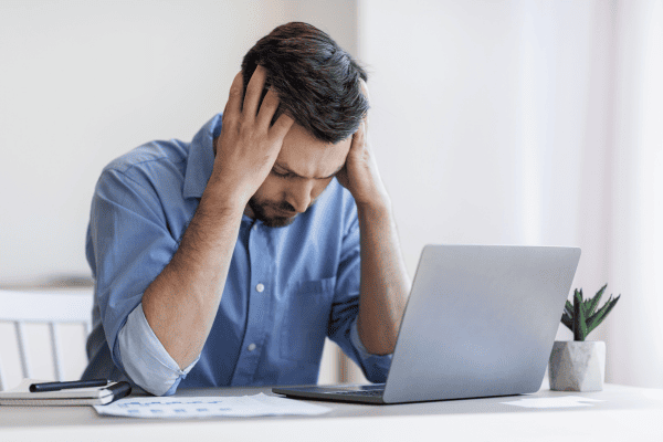 3 Sinais Que Você Está Refém do Próprio Negócio (E Como Sair Dessa Situação)